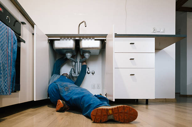 Professional Leak Detection technician working in Carson, MS